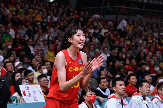 加拿大女篮力克澳大利亚，成功晋级世锦赛决赛