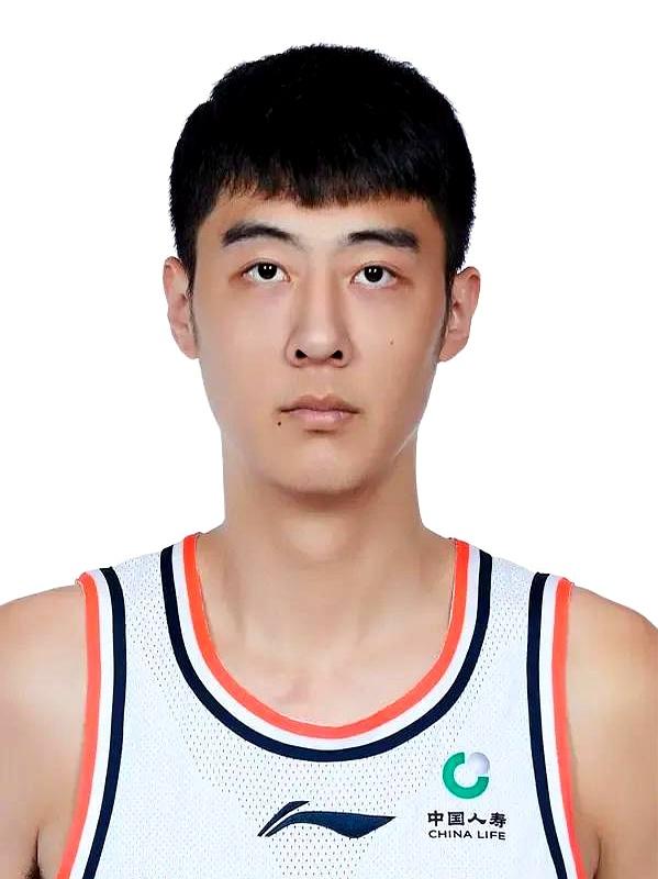 关于广东队主帅大力培养年轻球员，潜力无限的信息